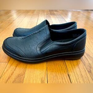 Easy Street Women’s Ultimate Slip On Black Shoes 9W NEW